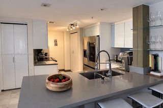 701 Brickell Key Dr 1611, Miami, FL 33131