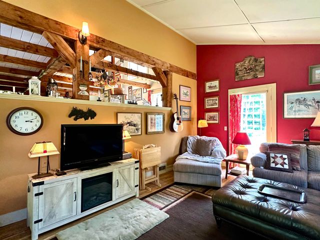 310 Cross Hill Road, Wilmot, NH 03287
