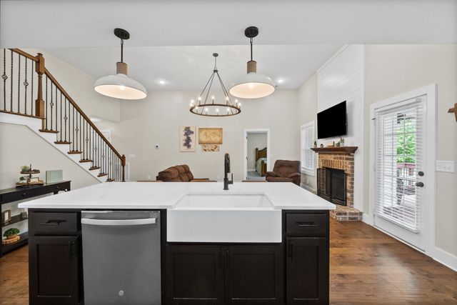 309 Wingfield Dr, Clarksville, TN 37043