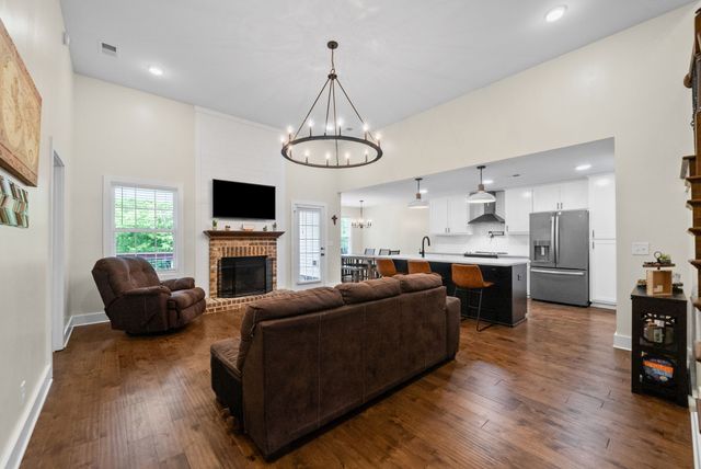 309 Wingfield Dr, Clarksville, TN 37043