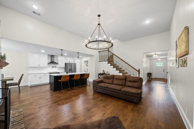 309 Wingfield Dr, Clarksville, TN 37043