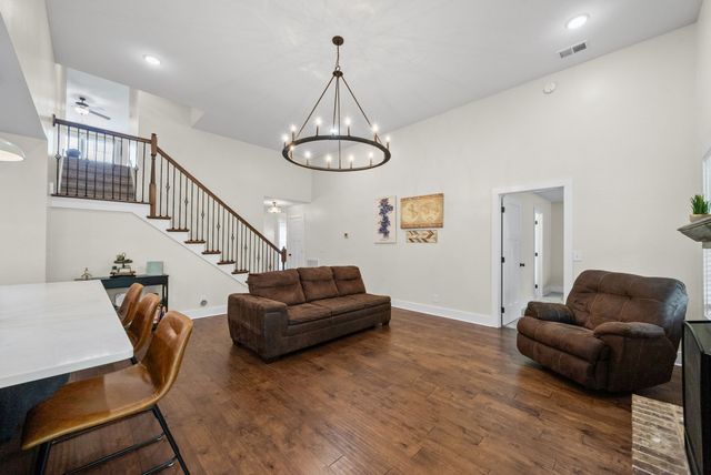 309 Wingfield Dr, Clarksville, TN 37043
