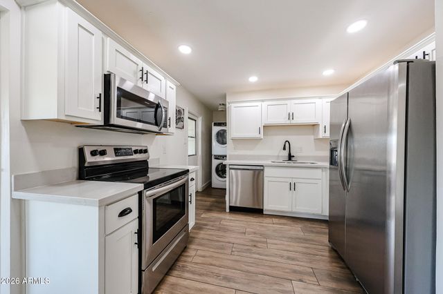 3813 W Meadowbrook Avenue, Phoenix, AZ 85019