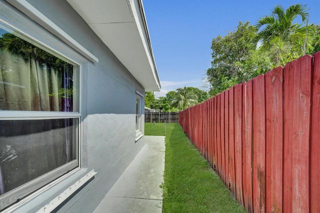 2815 ADAMS Street, Hollywood, FL 33020