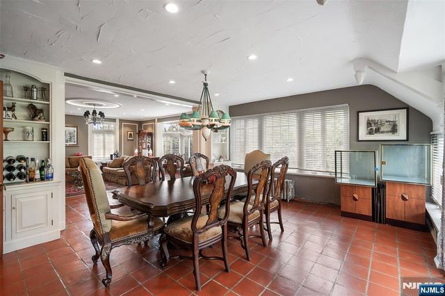 290 Clinton Place, Hackensack, NJ 07601