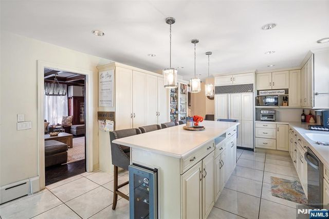 290 Clinton Place, Hackensack, NJ 07601