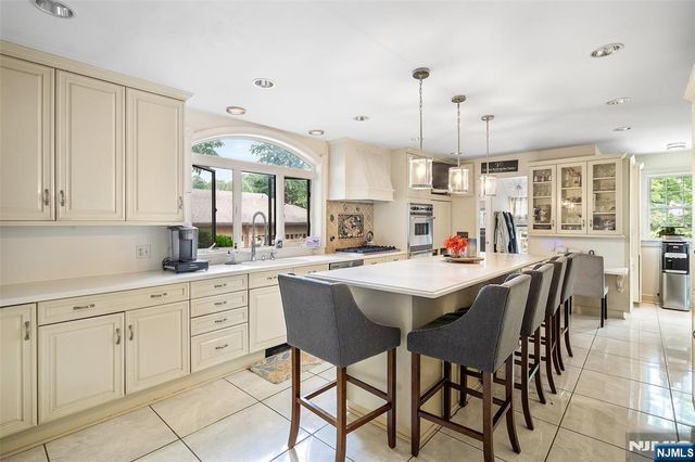 290 Clinton Place, Hackensack, NJ 07601