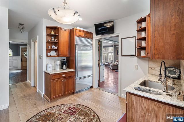 290 Clinton Place, Hackensack, NJ 07601