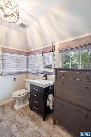 290 Clinton Place, Hackensack, NJ 07601