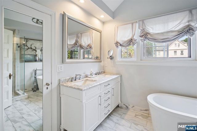 290 Clinton Place, Hackensack, NJ 07601