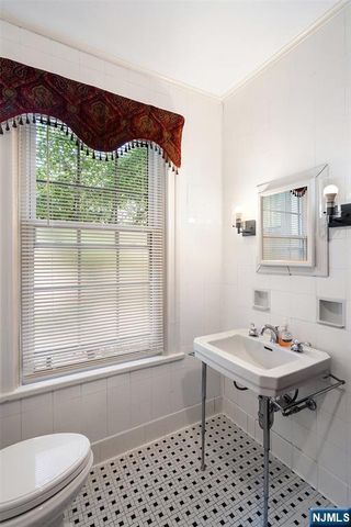 290 Clinton Place, Hackensack, NJ 07601