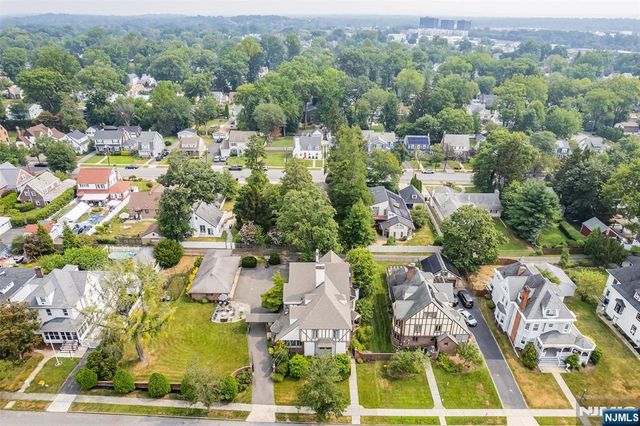 290 Clinton Place, Hackensack, NJ 07601