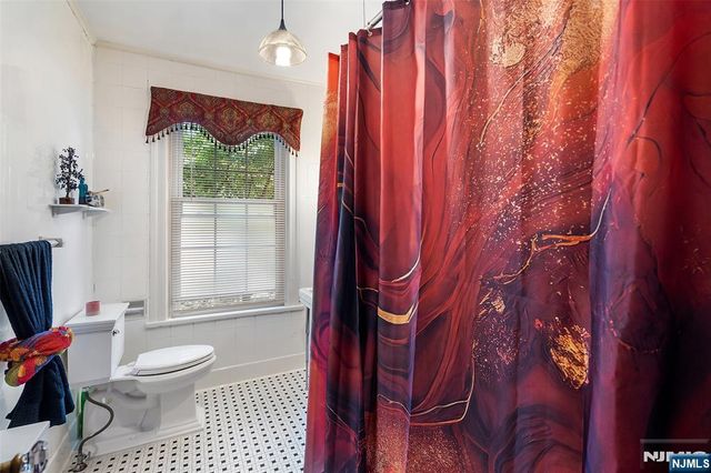 290 Clinton Place, Hackensack, NJ 07601