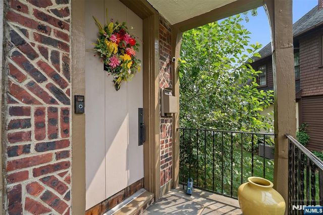 290 Clinton Place, Hackensack, NJ 07601