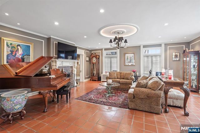 290 Clinton Place, Hackensack, NJ 07601