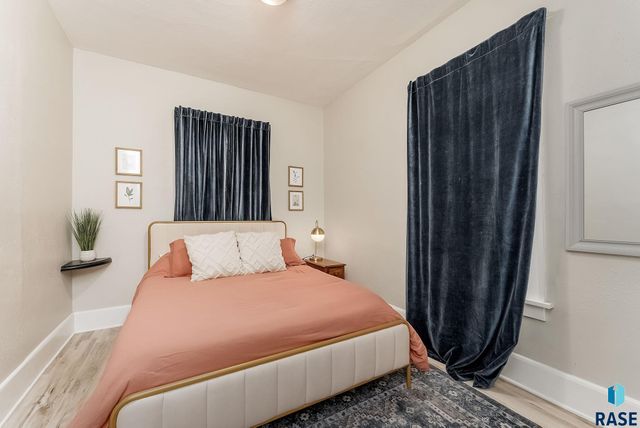 128 N Lake Ave Avenue, Sioux Falls, SD 57104