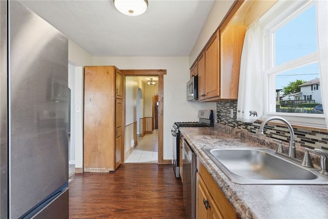 121 River View Blvd., Whitaker, PA 15120