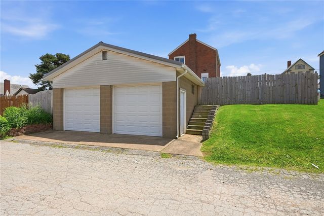 121 River View Blvd., Whitaker, PA 15120