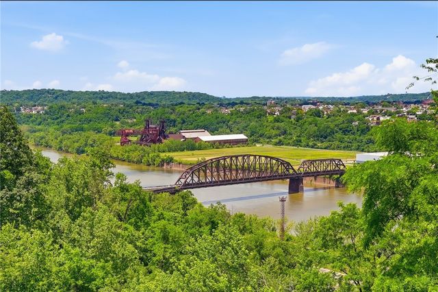 121 River View Blvd., Whitaker, PA 15120
