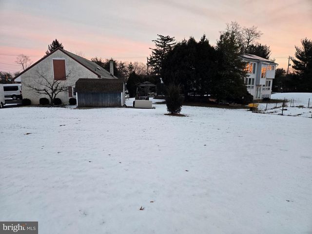 2276 S VALLEY FORGE RD, Lansdale, PA 19446