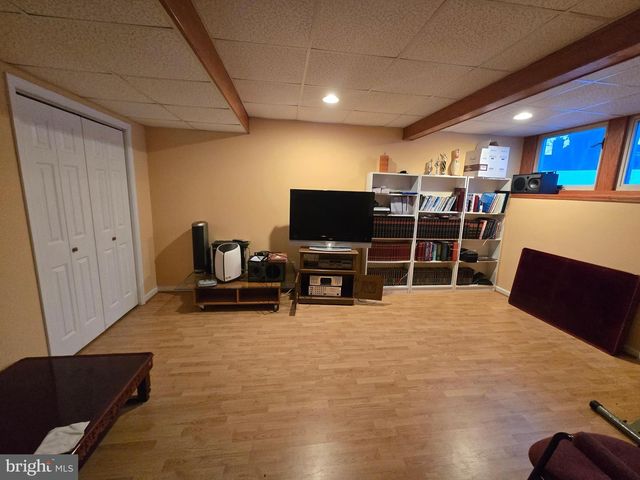 2276 S VALLEY FORGE RD, Lansdale, PA 19446