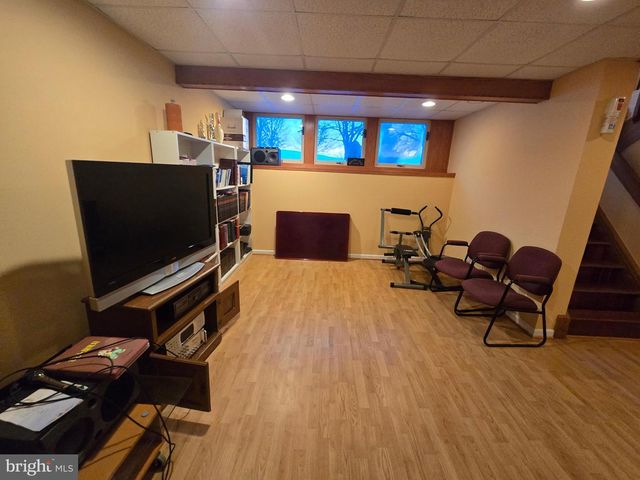 2276 S VALLEY FORGE RD, Lansdale, PA 19446