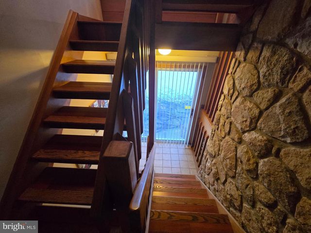 2276 S VALLEY FORGE RD, Lansdale, PA 19446