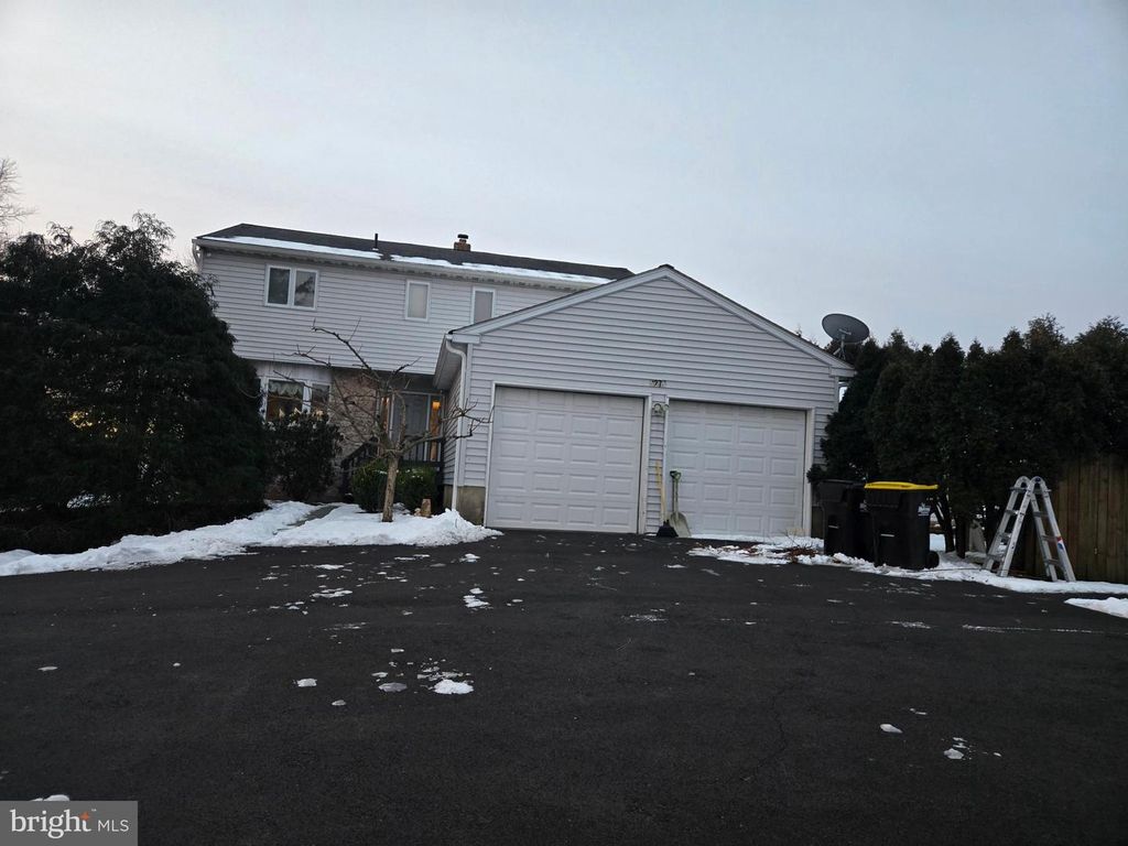 2276 S VALLEY FORGE RD, Lansdale, PA 19446