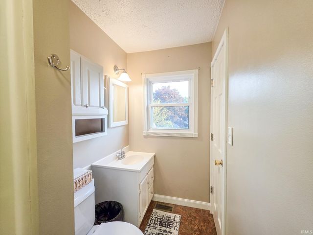 3117 E Bristol Street, Elkhart, IN 46514
