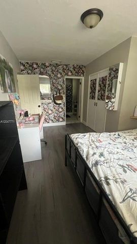 3000 N 72nd Way, Hollywood, FL 33024