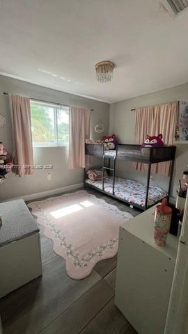3000 N 72nd Way, Hollywood, FL 33024