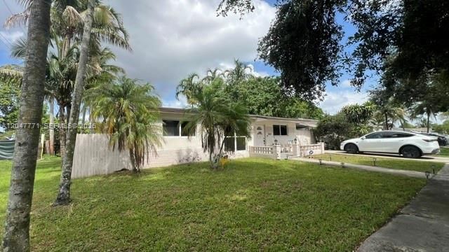 3000 N 72nd Way, Hollywood, FL 33024