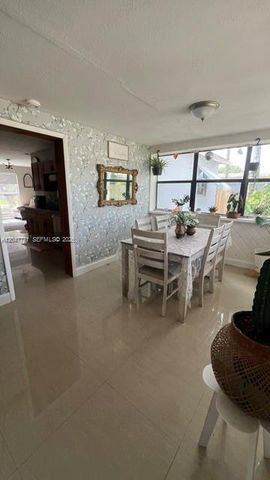 3000 N 72nd Way, Hollywood, FL 33024