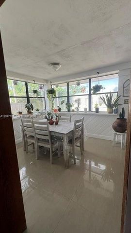 3000 N 72nd Way, Hollywood, FL 33024