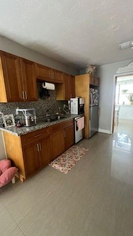 3000 N 72nd Way, Hollywood, FL 33024