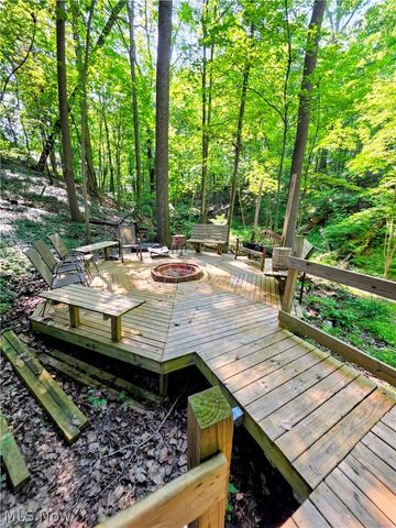1585 Kingsley Avenue, Akron, OH 44313