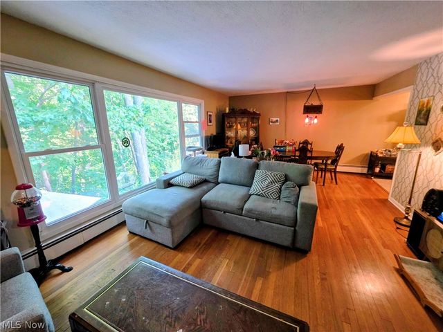1585 Kingsley Avenue, Akron, OH 44313