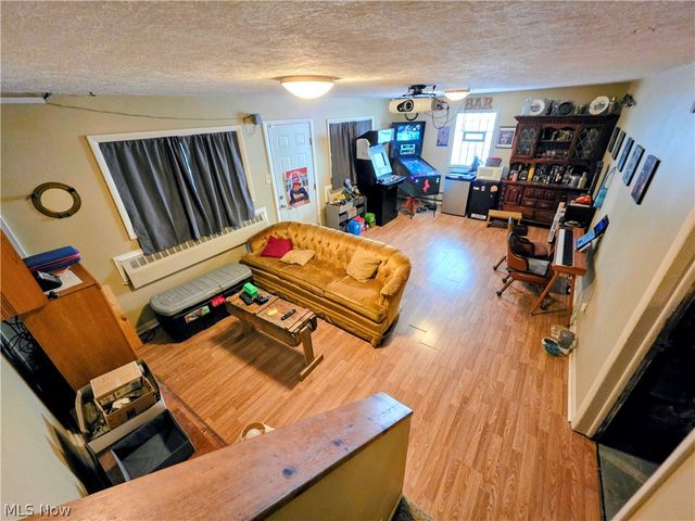 1585 Kingsley Avenue, Akron, OH 44313