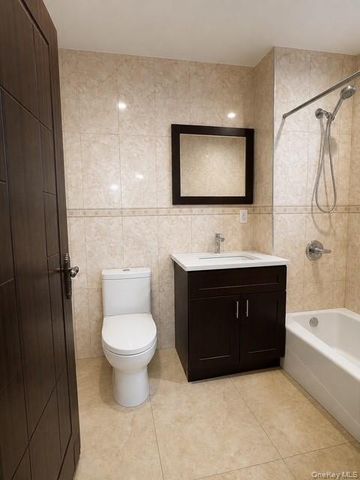 41-42 College Point Boulevard 7C, Flushing, NY 11355