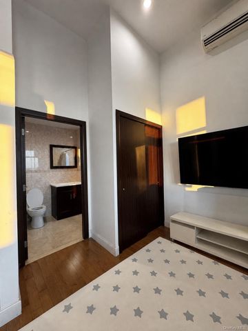 41-42 College Point Boulevard 7C, Flushing, NY 11355