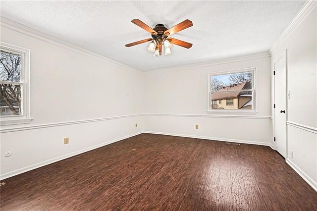 2805 Castle Drive, Independence, MO 64057