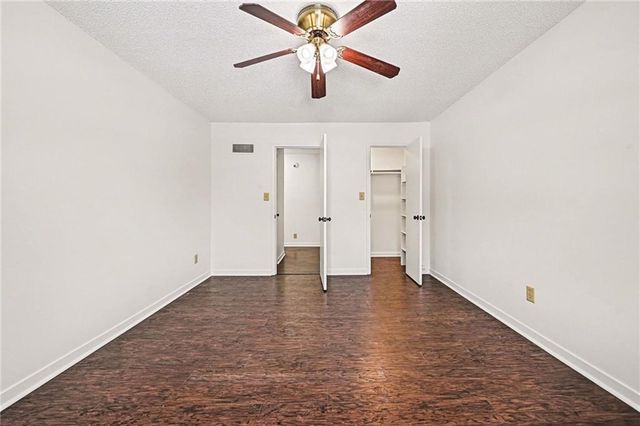 2805 Castle Drive, Independence, MO 64057