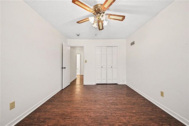 2805 Castle Drive, Independence, MO 64057