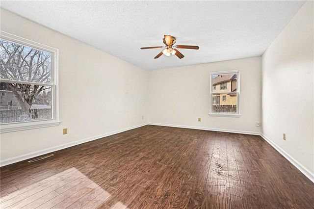 2805 Castle Drive, Independence, MO 64057