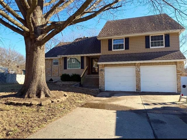 2805 Castle Drive, Independence, MO 64057