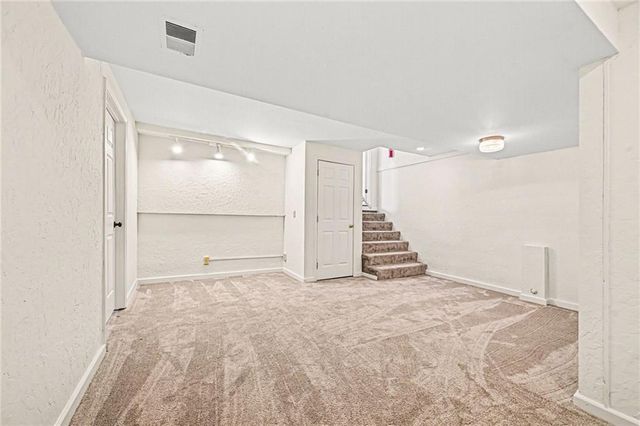 2805 Castle Drive, Independence, MO 64057