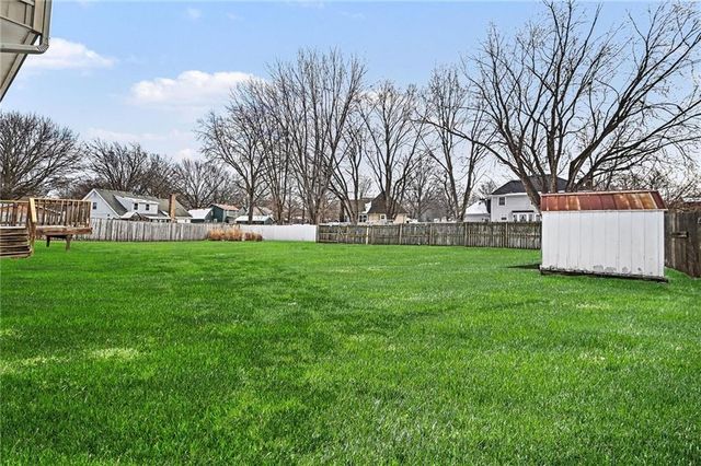 2805 Castle Drive, Independence, MO 64057