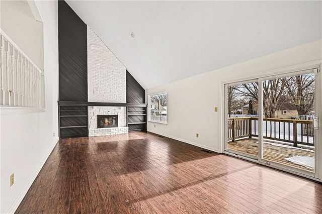 2805 Castle Drive, Independence, MO 64057