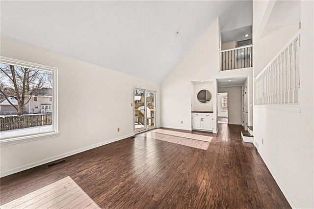 2805 Castle Drive, Independence, MO 64057