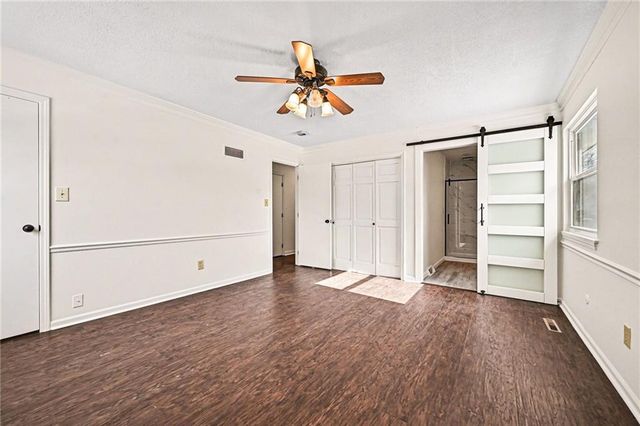 2805 Castle Drive, Independence, MO 64057